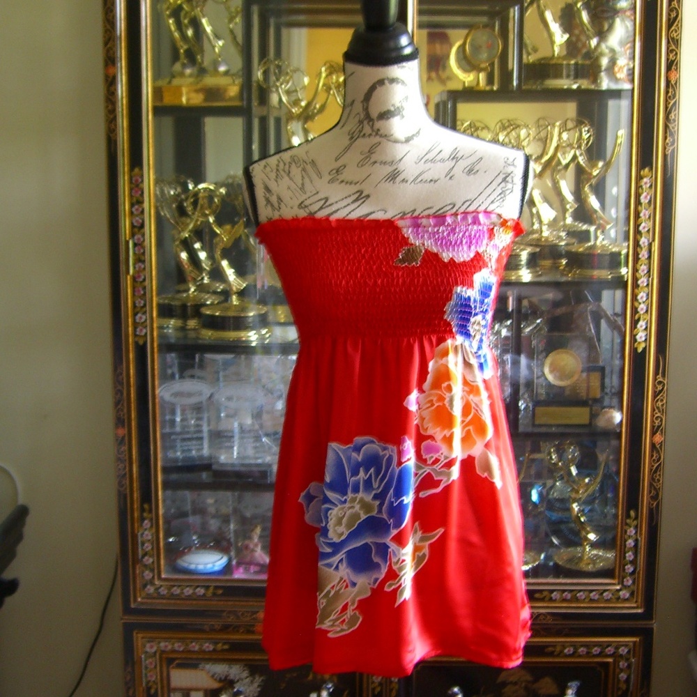 FOREVER 21 FLORAL PRINT STRAPLESS TOP M
